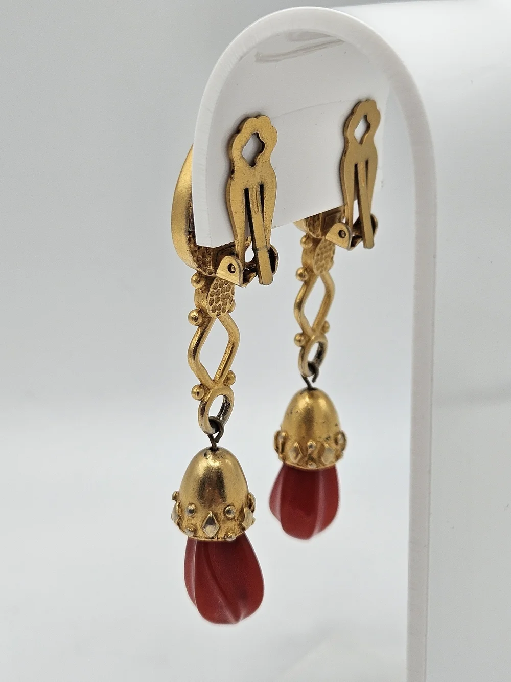 VINTAGE Leslie Block Red Lucite Gold Tone Statement Dangle Earrings 80s Clip